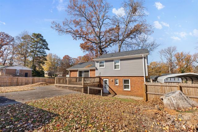 1323 Ranch Road, Charlotte, NC 28208