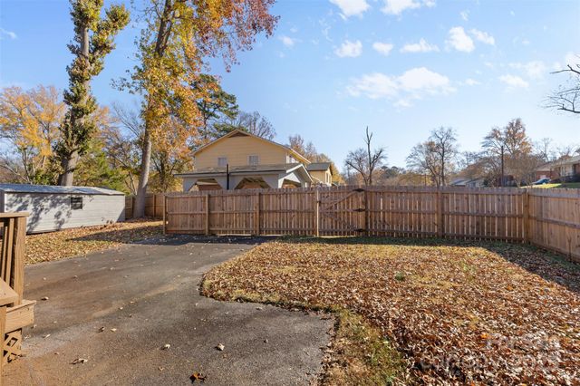 1323 Ranch Road, Charlotte, NC 28208