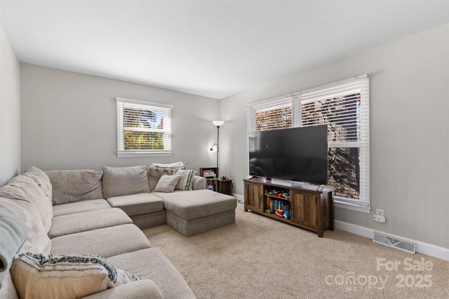 1323 Ranch Road, Charlotte, NC 28208