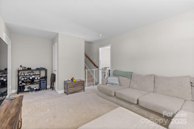 1323 Ranch Road, Charlotte, NC 28208