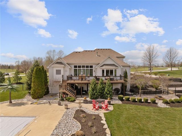 25002 Woodland Circle, Lee's Summit, MO 64086