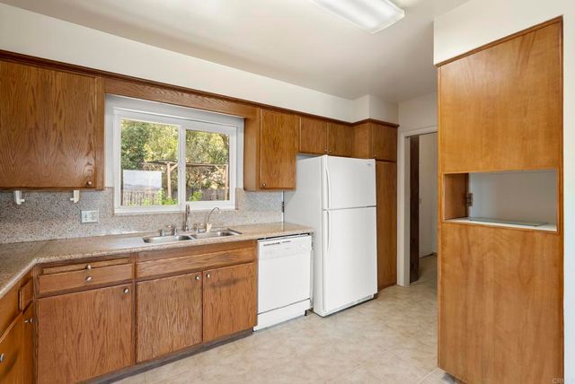 899 Van Horn Rd, El Cajon, CA 92019