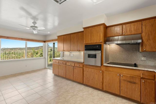 899 Van Horn Rd, El Cajon, CA 92019