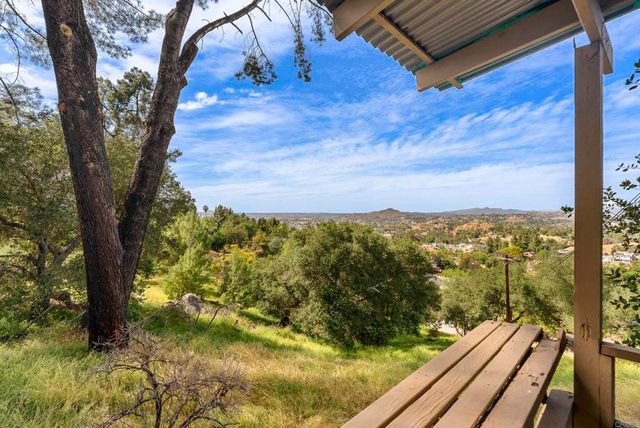 899 Van Horn Rd, El Cajon, CA 92019