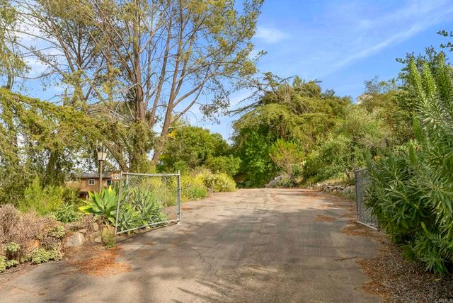 899 Van Horn Rd, El Cajon, CA 92019