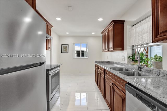 2083 SW 13th Ave, Boynton Beach, FL 33426