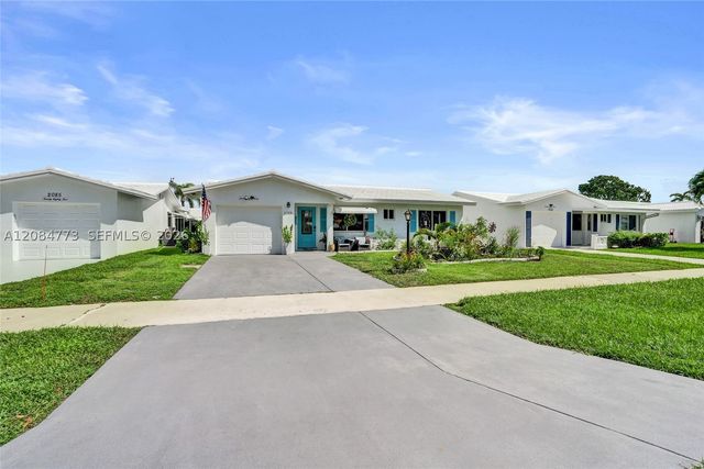 2083 SW 13th Ave, Boynton Beach, FL 33426