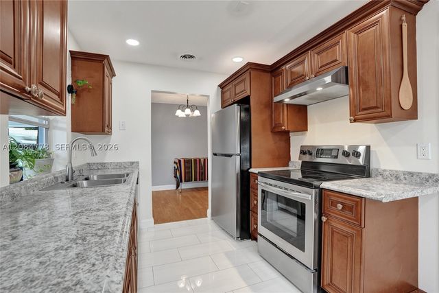 2083 SW 13th Ave, Boynton Beach, FL 33426