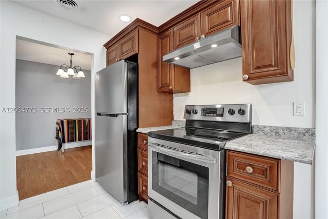 2083 SW 13th Ave, Boynton Beach, FL 33426