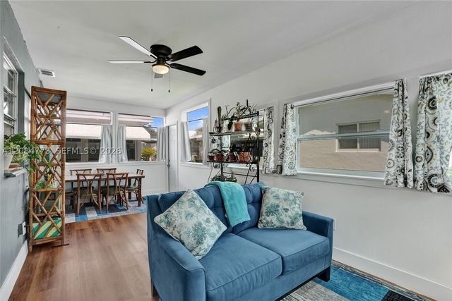 2083 SW 13th Ave, Boynton Beach, FL 33426
