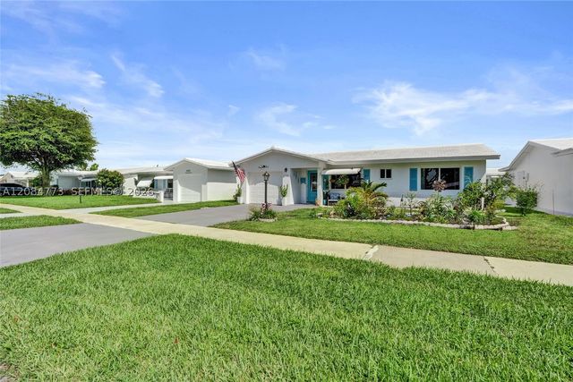 2083 SW 13th Ave, Boynton Beach, FL 33426