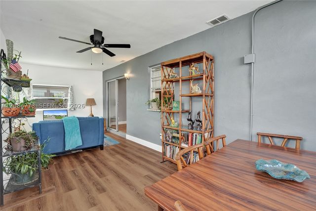 2083 SW 13th Ave, Boynton Beach, FL 33426