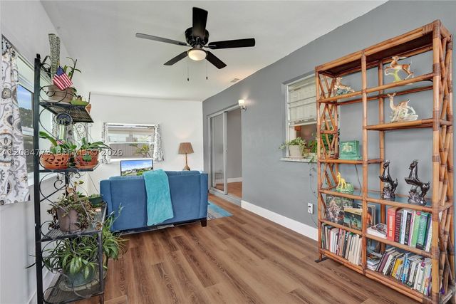 2083 SW 13th Ave, Boynton Beach, FL 33426