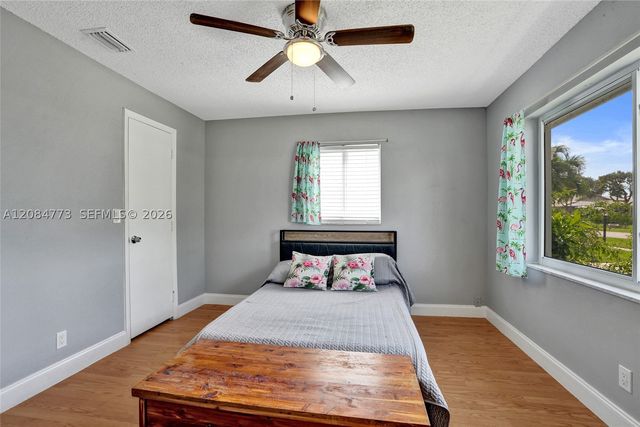 2083 SW 13th Ave, Boynton Beach, FL 33426