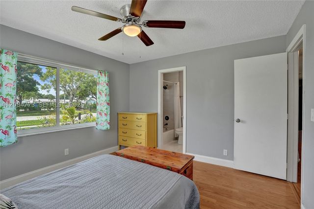 2083 SW 13th Ave, Boynton Beach, FL 33426