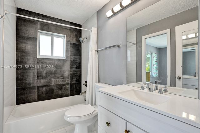 2083 SW 13th Ave, Boynton Beach, FL 33426