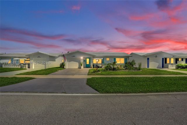 2083 SW 13th Ave, Boynton Beach, FL 33426