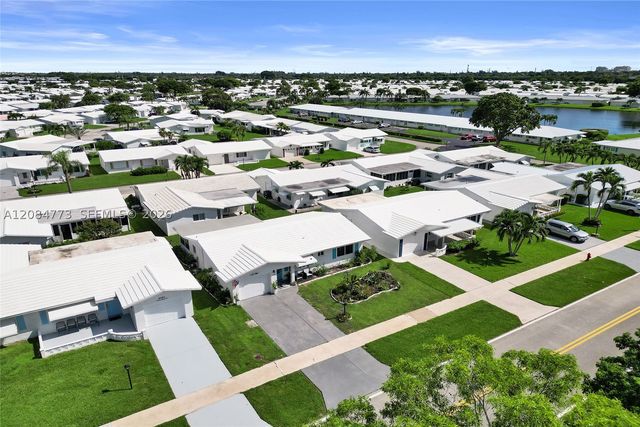 2083 SW 13th Ave, Boynton Beach, FL 33426