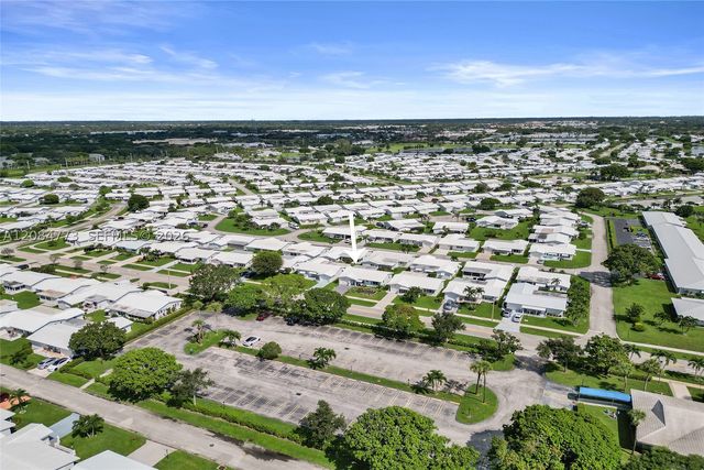 2083 SW 13th Ave, Boynton Beach, FL 33426