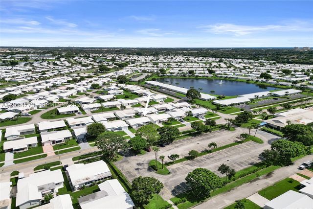 2083 SW 13th Ave, Boynton Beach, FL 33426