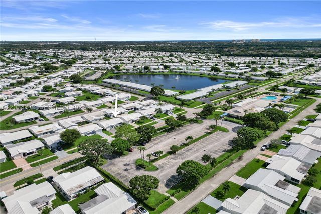 2083 SW 13th Ave, Boynton Beach, FL 33426