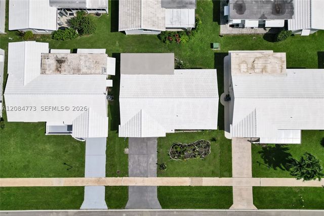 2083 SW 13th Ave, Boynton Beach, FL 33426