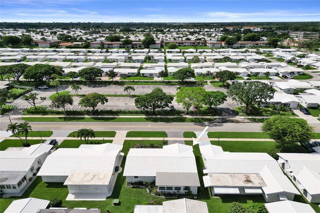 2083 SW 13th Ave, Boynton Beach, FL 33426