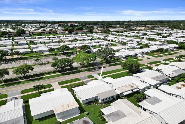 2083 SW 13th Ave, Boynton Beach, FL 33426