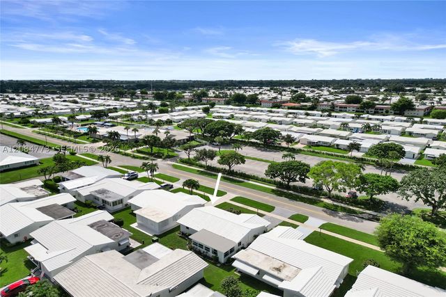 2083 SW 13th Ave, Boynton Beach, FL 33426