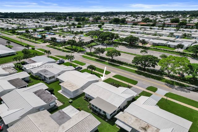2083 SW 13th Ave, Boynton Beach, FL 33426