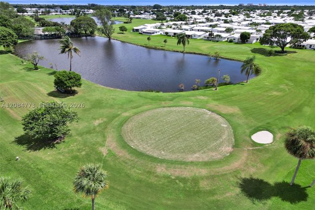 2083 SW 13th Ave, Boynton Beach, FL 33426