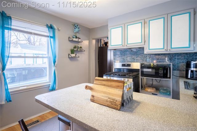 25270 Ford Street, Roseville, MI 48066