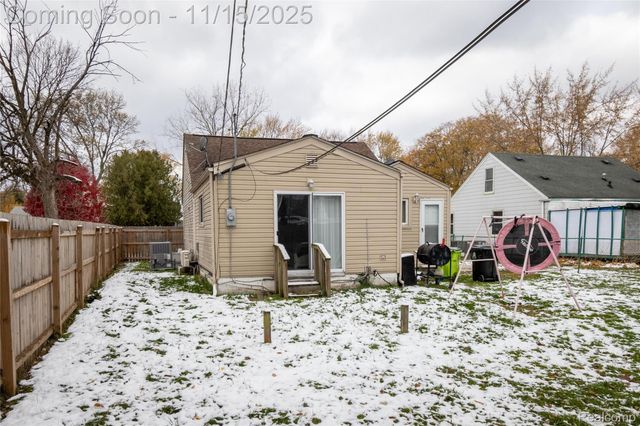 25270 Ford Street, Roseville, MI 48066