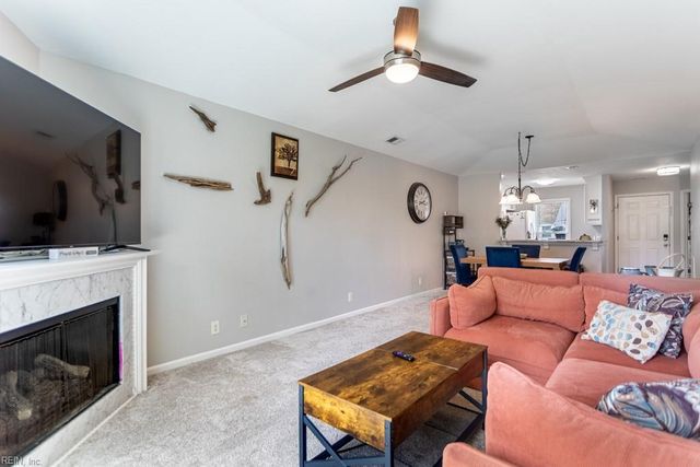 425 Persimmon DR, Yorktown, VA 23693