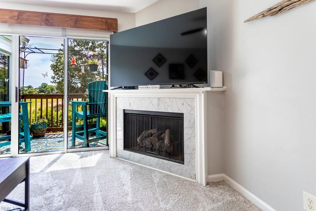 425 Persimmon DR, Yorktown, VA 23693