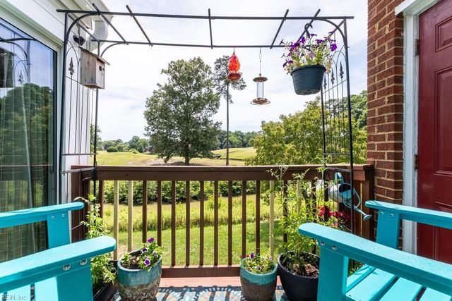 425 Persimmon DR, Yorktown, VA 23693