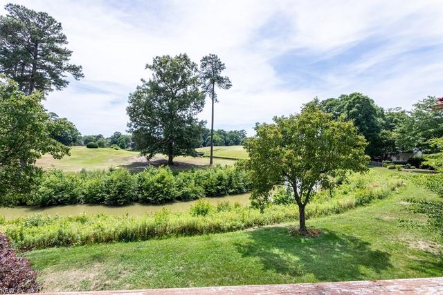 425 Persimmon DR, Yorktown, VA 23693