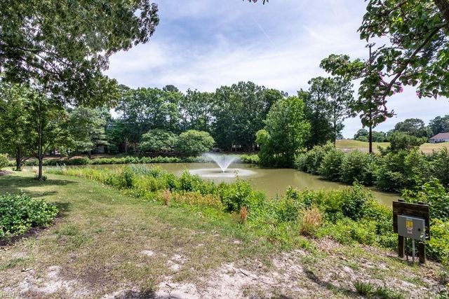 425 Persimmon DR, Yorktown, VA 23693