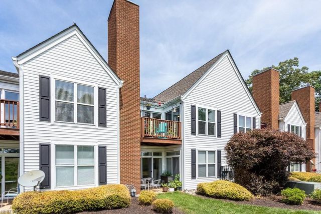 425 Persimmon DR, Yorktown, VA 23693