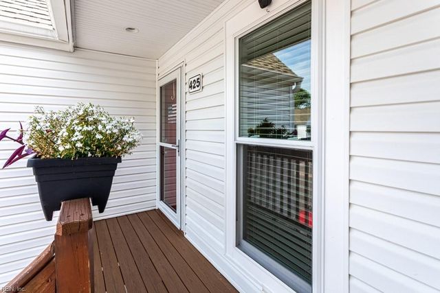 425 Persimmon DR, Yorktown, VA 23693