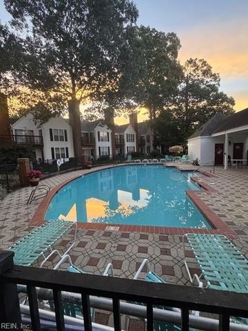 425 Persimmon DR, Yorktown, VA 23693