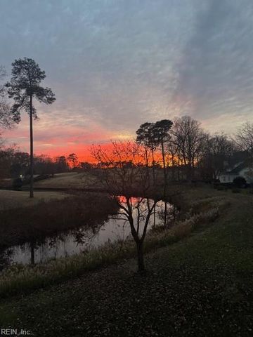 425 Persimmon DR, Yorktown, VA 23693