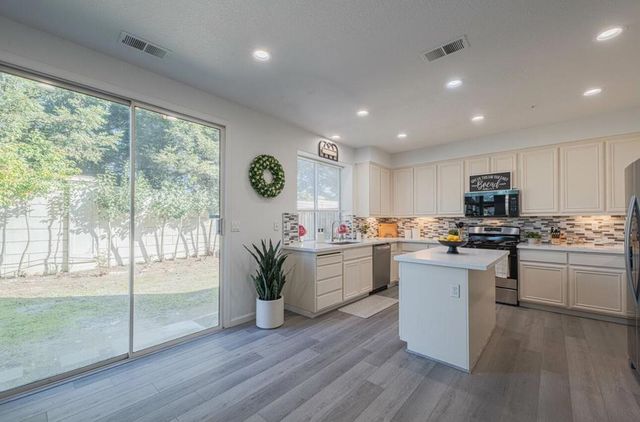 327 Rhine Court, Salinas, CA 93906