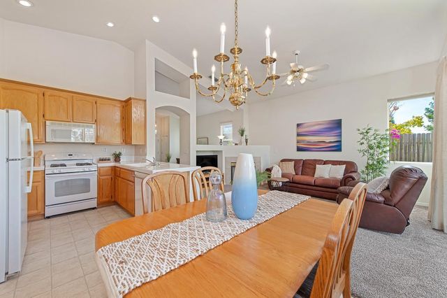 551 Heiler Way, Folsom, CA 95630