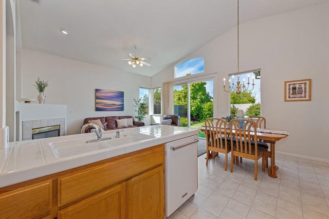 551 Heiler Way, Folsom, CA 95630