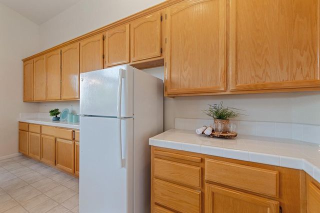 551 Heiler Way, Folsom, CA 95630
