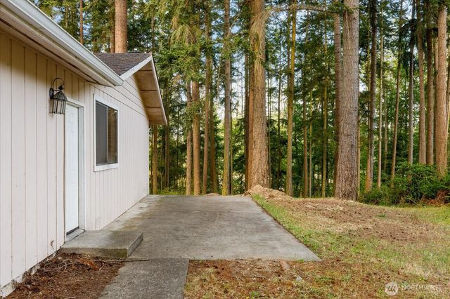 4511 Woodland Circle, Oak Harbor, WA 98277