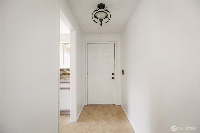 4511 Woodland Circle, Oak Harbor, WA 98277