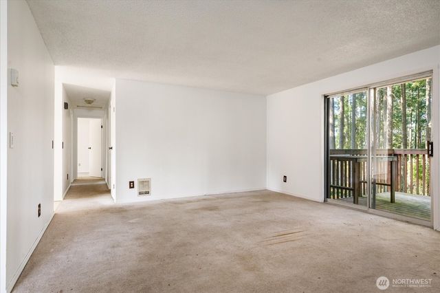 4511 Woodland Circle, Oak Harbor, WA 98277
