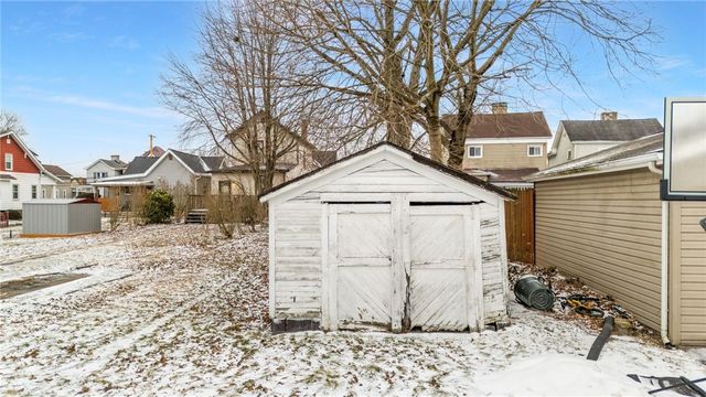 1349 2nd St, New Brighton, PA 15066